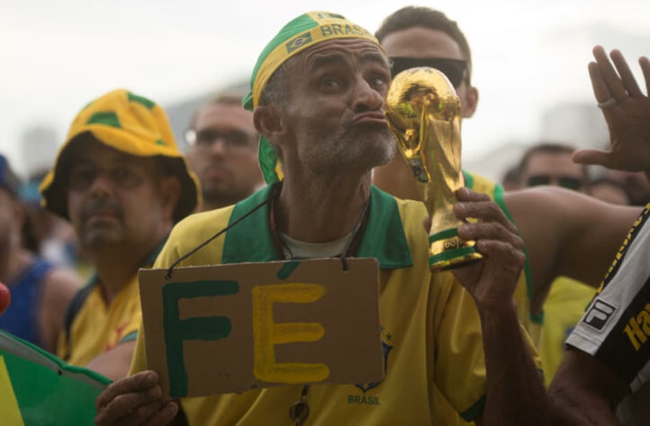 Festa brasileira: veja as imagens da torcida do Brasil na Fifa Fan Fest de Copacabana