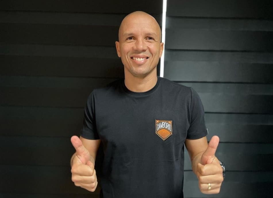 Após ser apresentado pelo Camboriú, técnico Higo Magalhães fala sobre desafio no Catarinense