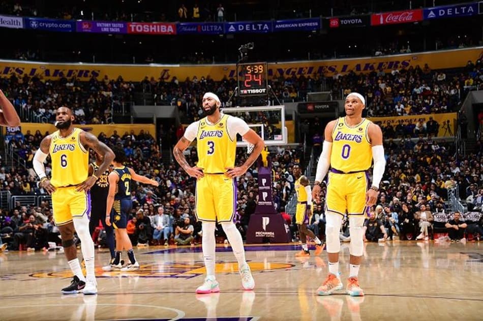 É oficial! Lakers já tem desempenho similar a líderes na NBA