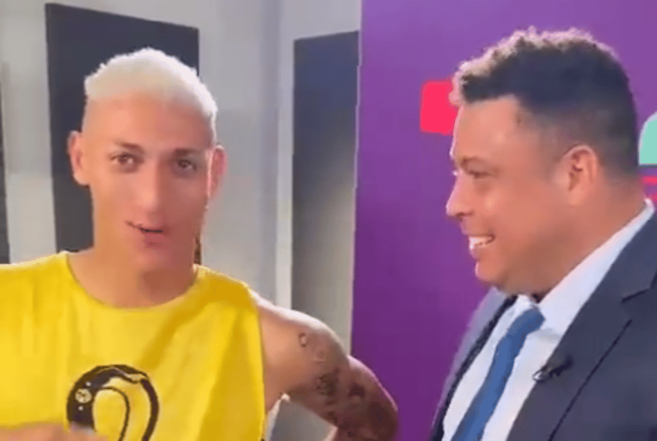 Ronaldo faz ‘dança do Pombo’ com Richarlison e cobra ‘corte Cascão’ do atacante da Seleção Brasileira