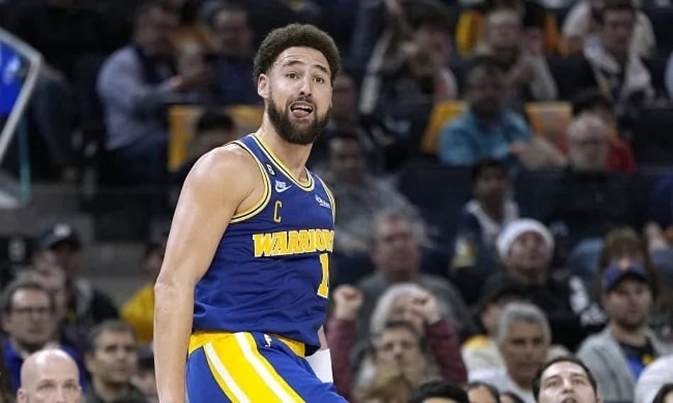 Klay Thompson "esquenta" e Warriors bate Celtics em reedição das finais