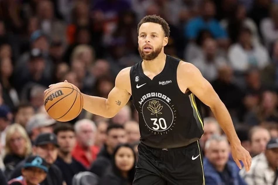 Stephen Curry tem lesão no ombro e deve ficar fora por algumas semanas