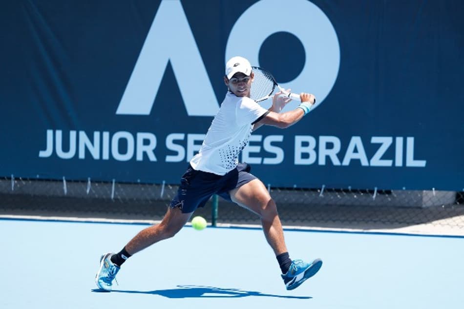 Garotos estreiam com vitória e Australian Open Junior Series tem rodada dupla nesta sexta