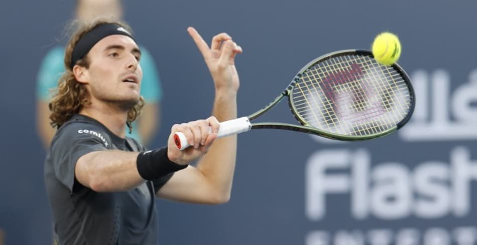Tsitsipas é campeão em Abu Dhabi