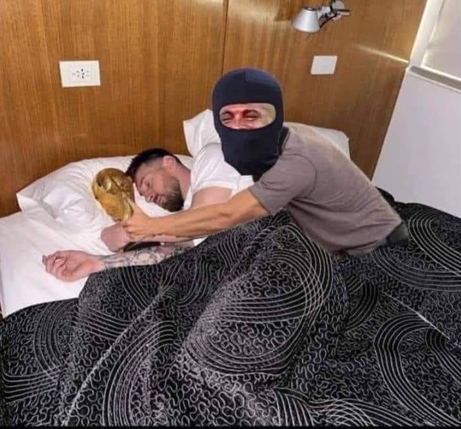 Web Stories – Cristiano Ronaldo vira alvo de memes após título de Messi