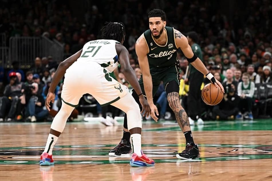 Jayson Tatum brilha e Celtics atropela Bucks