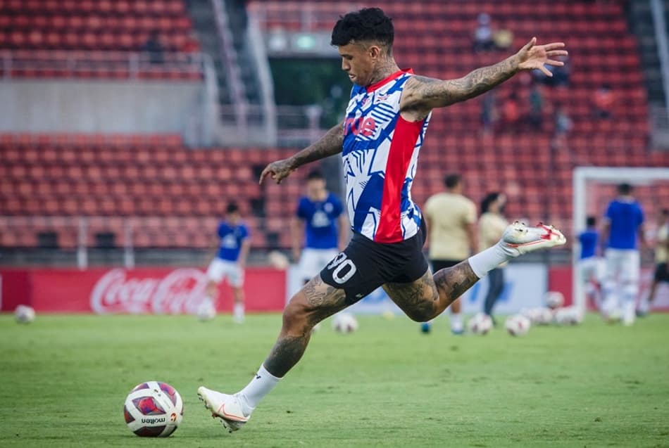 Vander, ex-Flamengo, destaca regularidade em período na Ásia