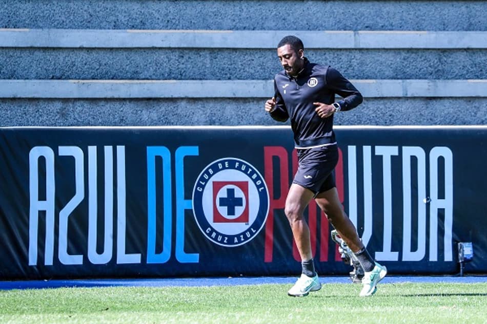 Ex-São Paulo marca e é decisivo em partida no México; confira