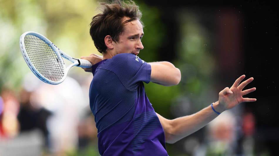 Daniil Medvedev em ação pelo ATP de Adelaide 1