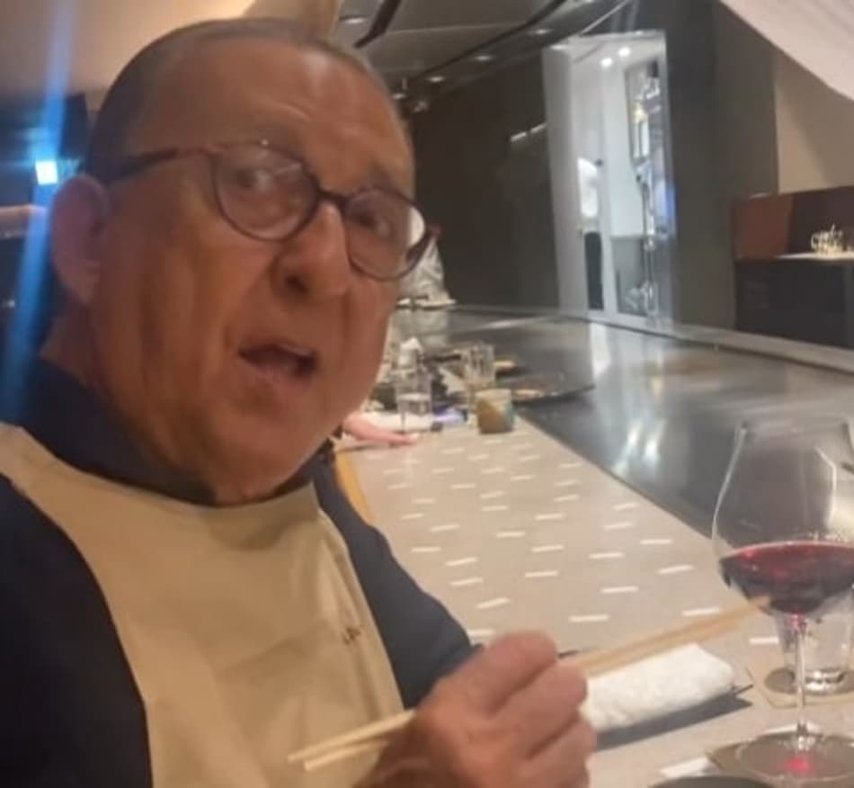 Galvão Bueno no Japão: assista aos bastidores da viagem do narrador