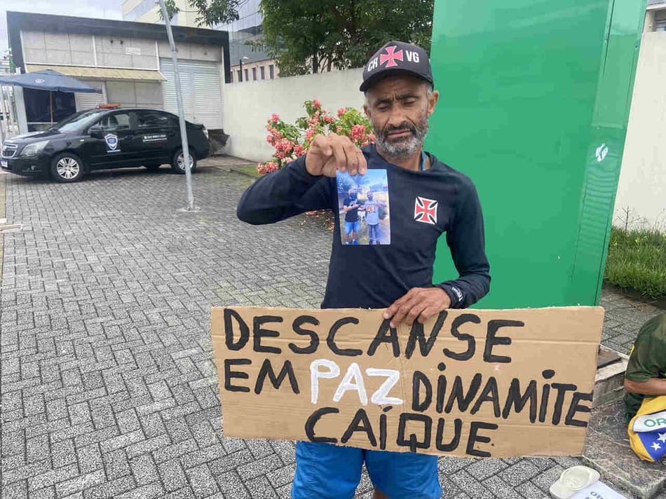 VÍDEO: Torcedor do Vasco fala sobre a importância de Roberto Dinamite