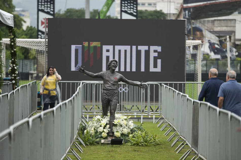 A despedida de Roberto Dinamite: veja imagens do velório do ídolo do Vasco