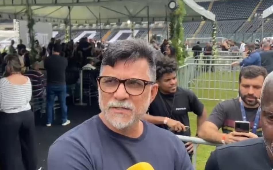 Ricardo Rocha se emociona durante velório de Roberto Dinamite: ‘Ídolo, amigo, irmão’