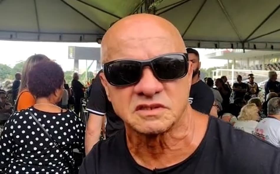 Dé Aranha relembra dupla de ataque com Roberto Dinamite: ‘Para a minha alegria, jogou ao meu lado’