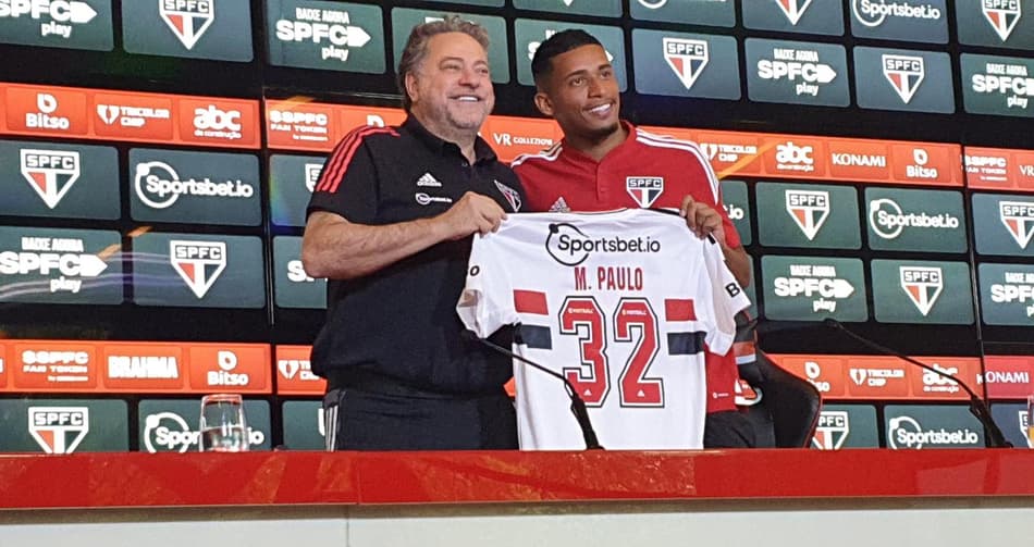 Marcos Paulo é apresentado com a camisa 32 no São Paulo: ‘Quero voltar no meu alto nível’