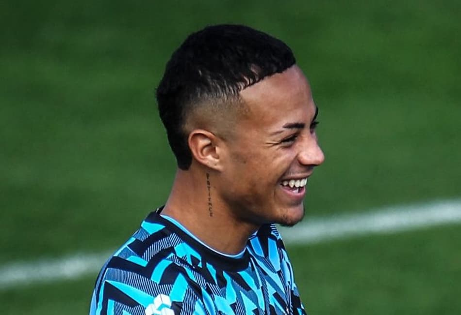 Atacante formado no Grêmio chega à equipe da Europa
