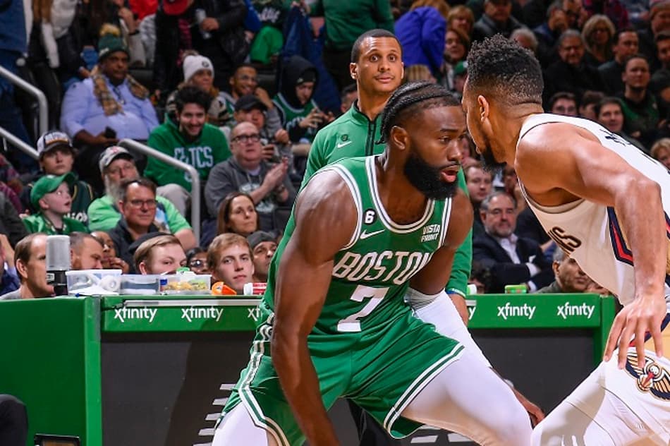 Jaylen Brown brilha e Celtics supera Pelicans