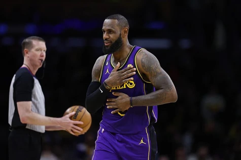 “LeBron James quer encerrar a carreira no Lakers”, afirma jornalista