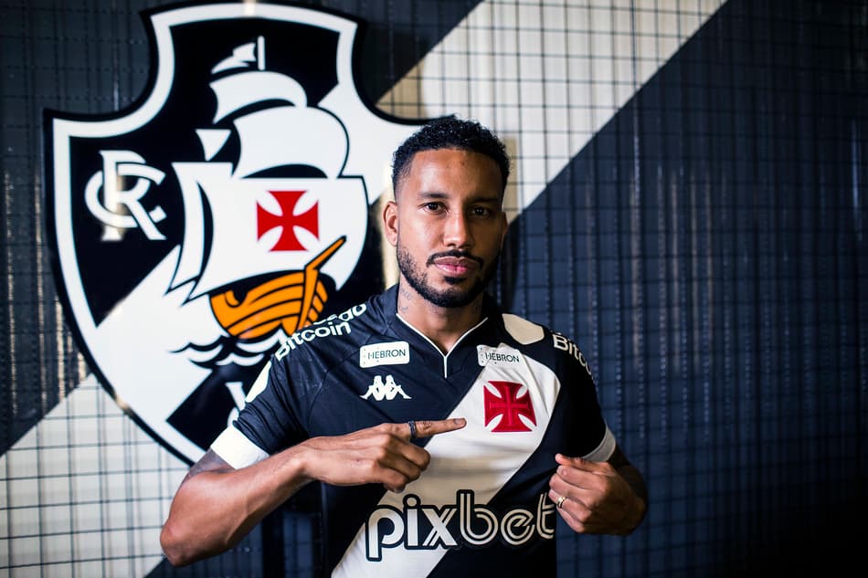 Vasco anuncia contratação do volante Jair, ex-Atlético-MG