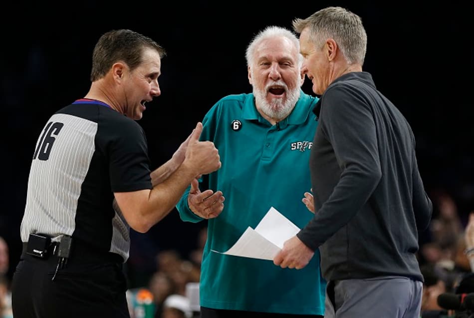 Warriors atropela Spurs em noite de recorde de público da NBA