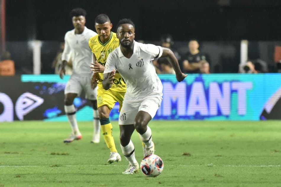 ATUAÇÕES: Mendoza estreia bem em vitória do Santos sobre o Mirassol