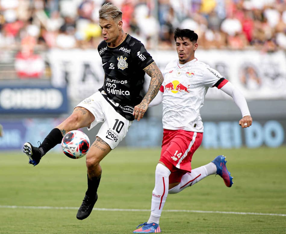 Róger Guedes alfineta cotidiano do Corinthians com Vítor Pereira e elogia Fernando Lázaro