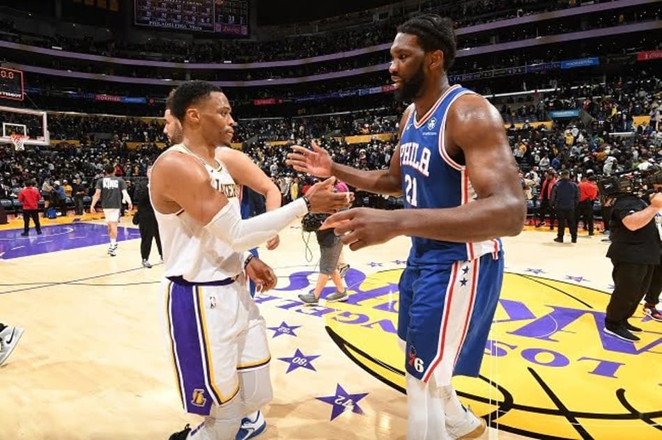 Russell Westbrook alega ter sofrido falta em lance decisivo; Joel Embiid contesta