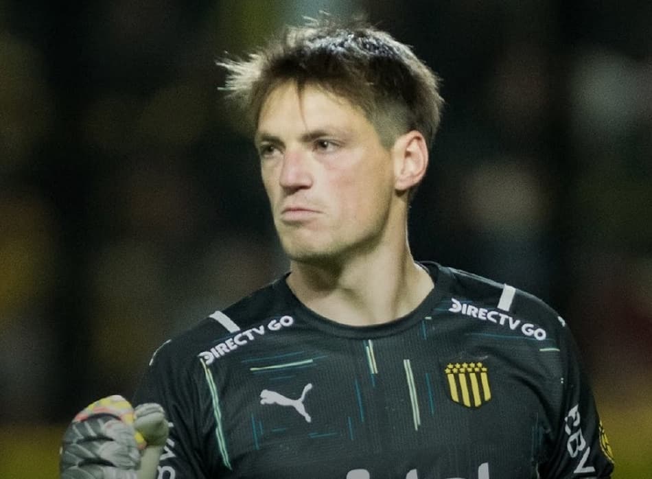 Irmão de goleiro do Peñarol morre em acidente de carro
