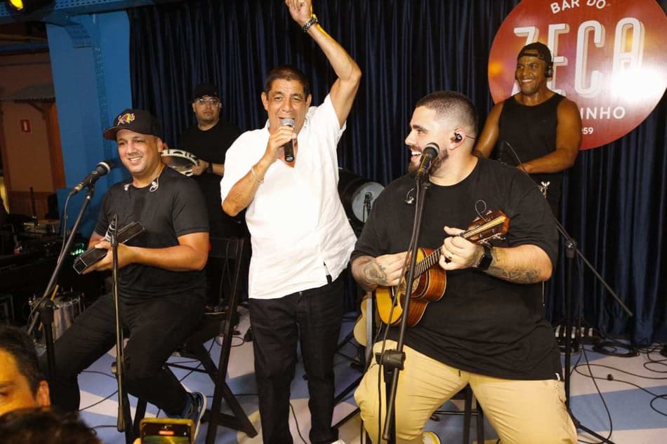 Em inauguração de bar com o seu nome na Neo Química Arena, Zeca Pagodinho se declara ao Corinthians