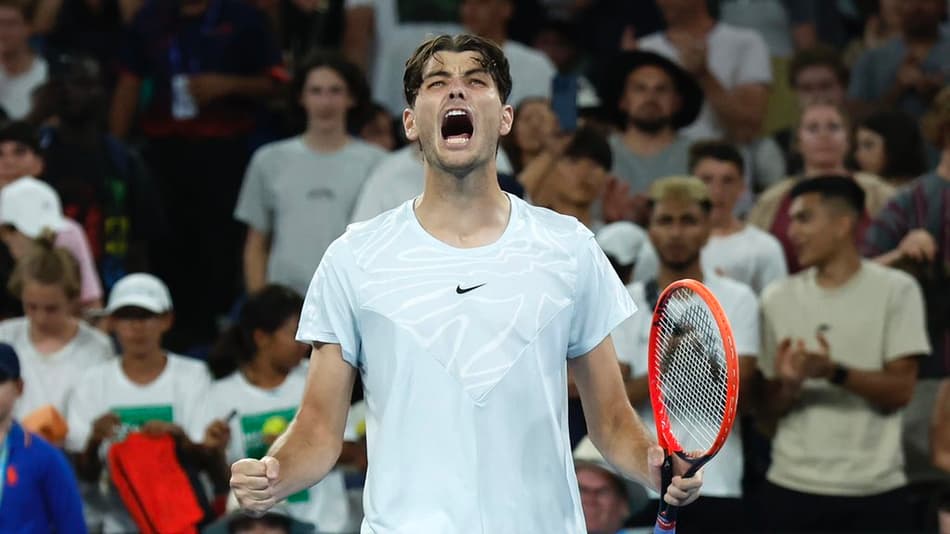 Taylor Fritz vibra em vitória sobre Basilashvili na estreia em Melbourne