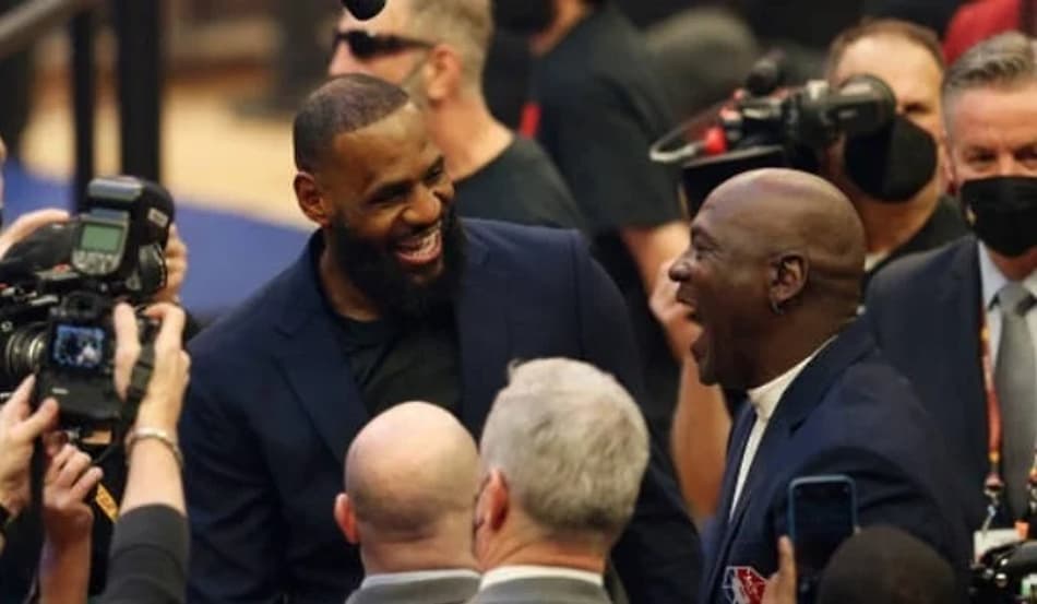 Doc Rivers afirma que carreira de LeBron James é melhor que a de Michael Jordan