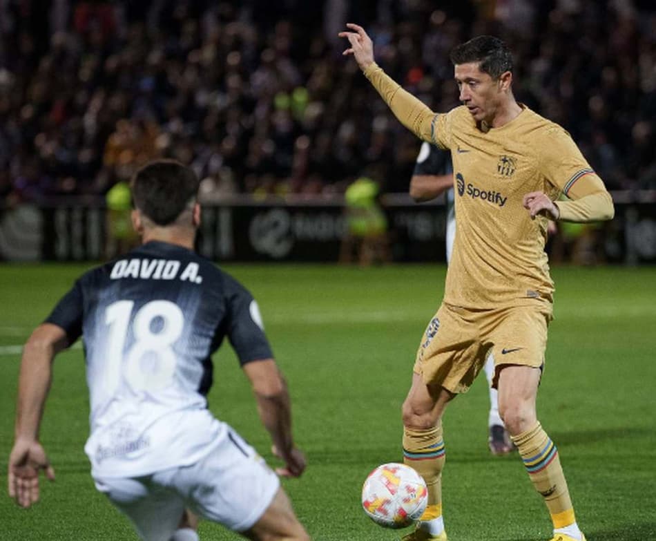 Lewandowski deixa dois, Barcelona goleia Ceuta e avança na Copa do Rei