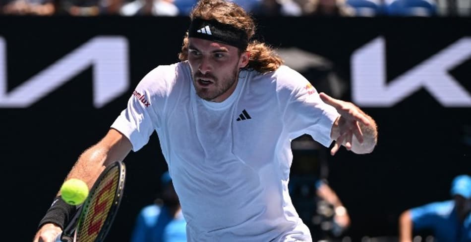 Tsitsipas vai às oitavas no Australian Open e desafia Sinner