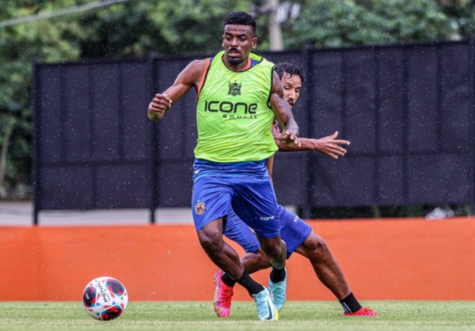 Léo Índio estreia pelo Nova Iguaçu no Carioca contra o Flamengo