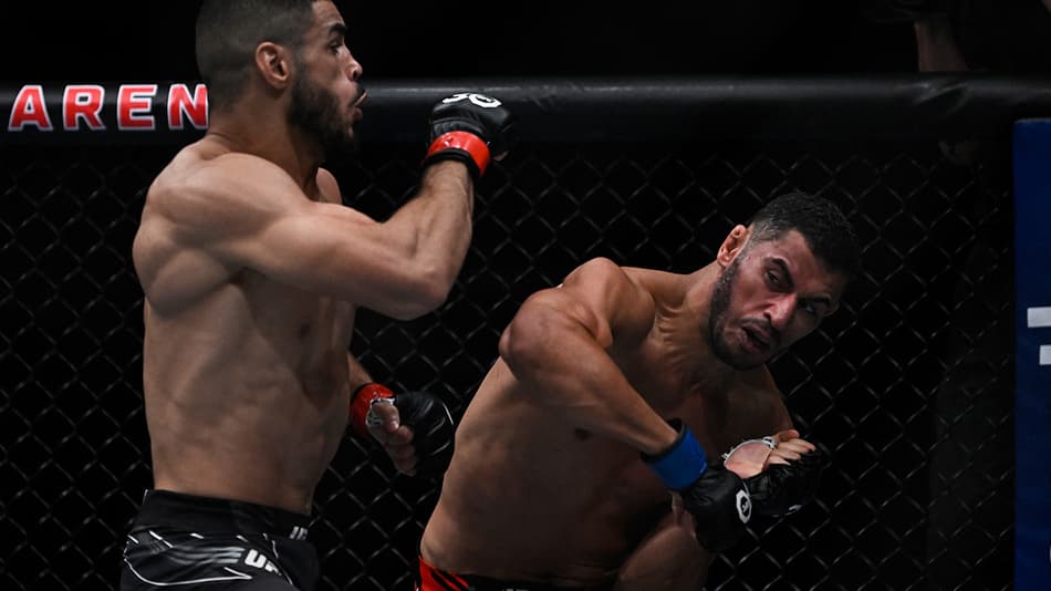 Cartolouco tira a camisa após vitória de ‘Marretinha’ no UFC 283, no Rio