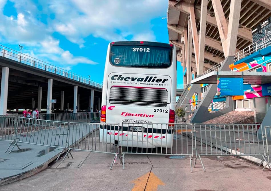 Susto! Amortecedor do ônibus de time argentino explode