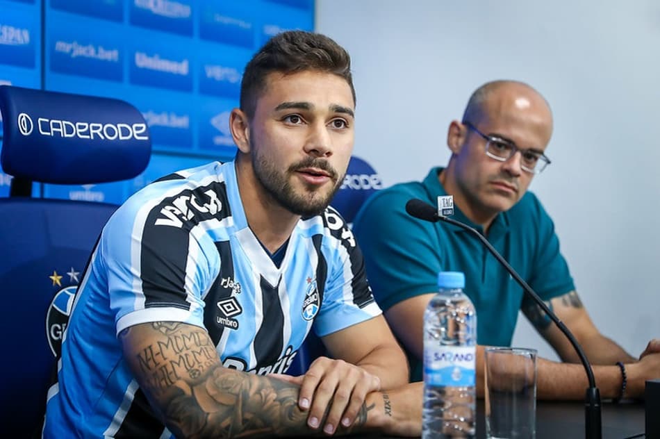 Apresentação de João Pedro no Grêmio