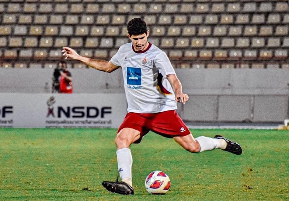 Ex-Fluminense, zagueiro comenta mudança de equipe na Ásia