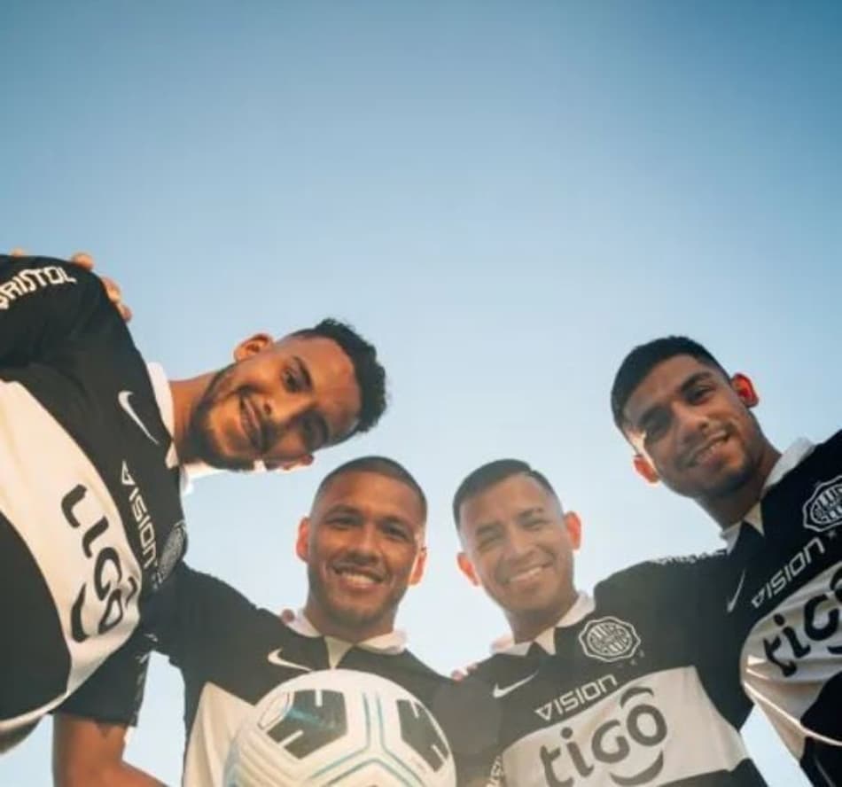 Gigante da América lança camisa inspirado em título da Libertadores