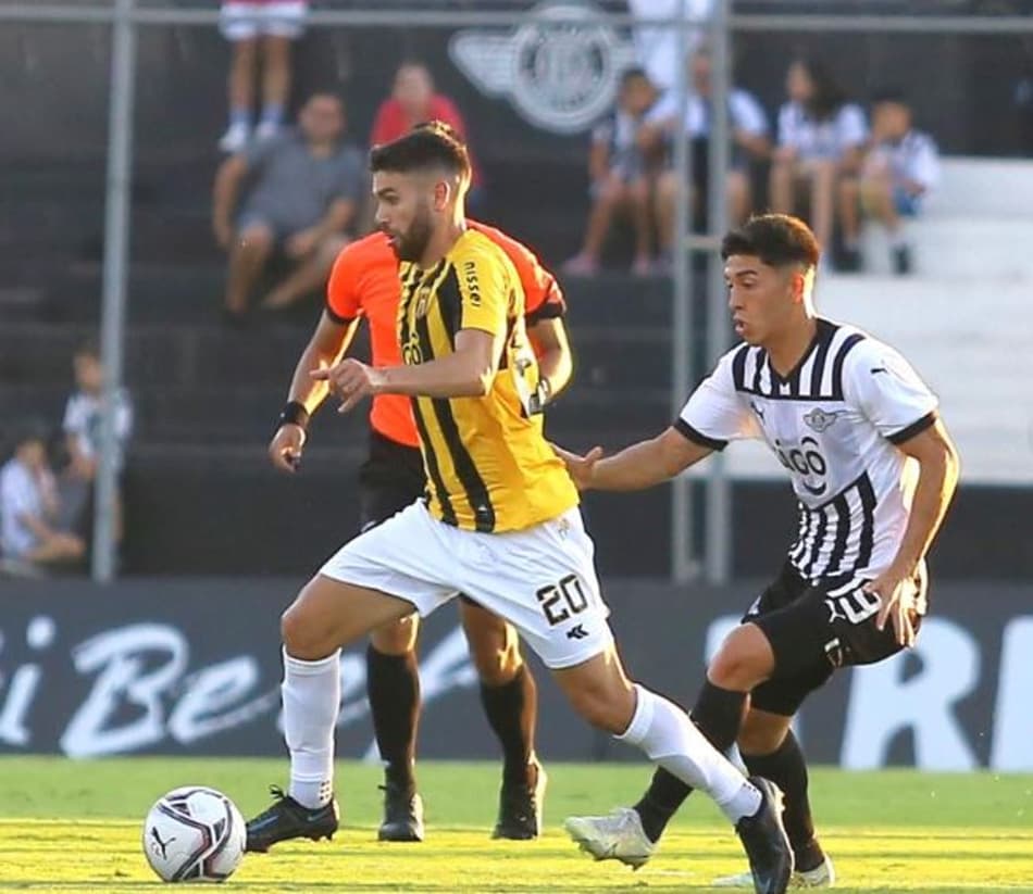 Campeonato Paraguaio: Vitória nos acréscimos marca início do torneio