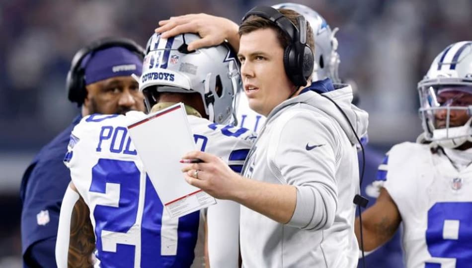 Kellen Moore deixa Dallas Cowboys e vai assumir coordenação ofensiva do Los Angeles Chargers