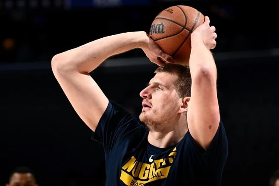 Nikola Jokic faz mais um triplo-duplo, mas quebra sequência na NBA