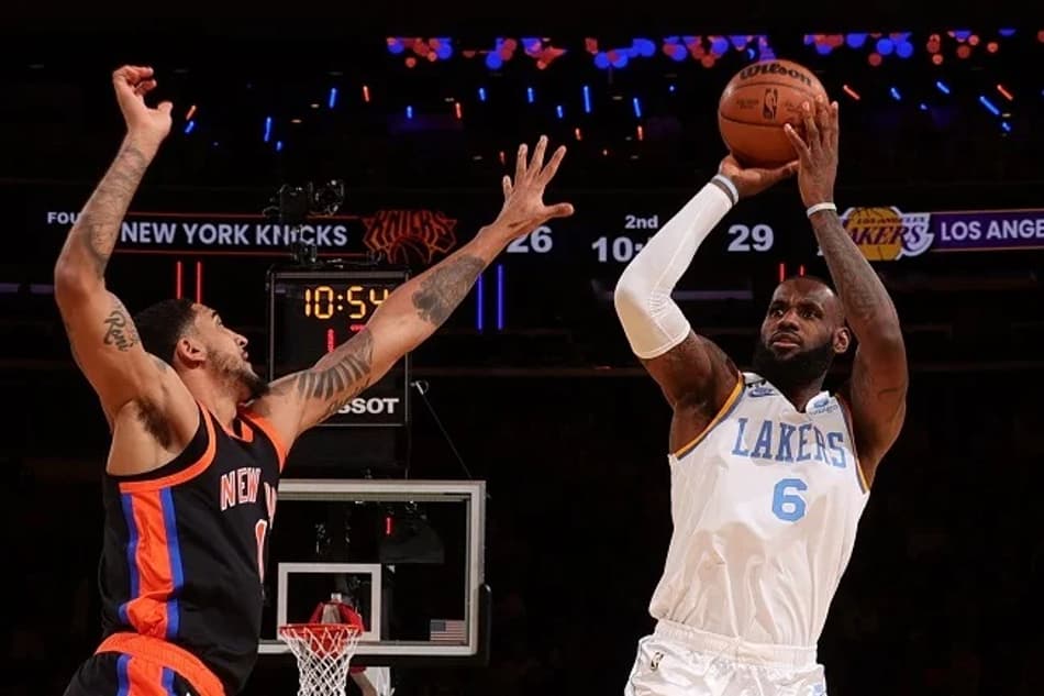 Com triplo-duplo de LeBron James, Lakers bate Knicks na prorrogação