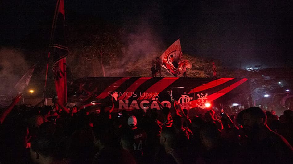 Com apoio da torcida, Flamengo embarca para o Mundial de Clubes