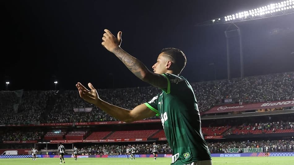 Giovani exalta confiança de Abel, e treinador do Palmeiras afirma que jogador precisa ir para a Disney