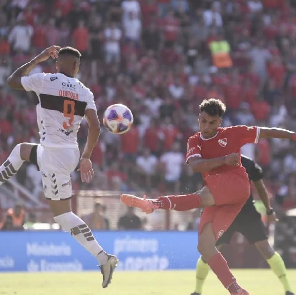 Campeonato Argentino: Grandes tropeçam e três times dividem a liderança