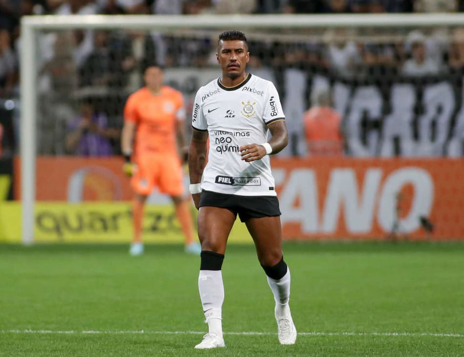 Voltando a defender o Corinthians em casa, Paulinho se diz mais solto e confiante