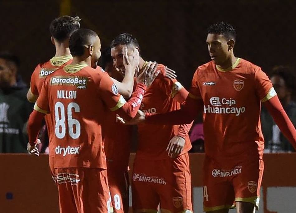 Com gol nos acréscimos, Sport Huancayo vence Nacional na estreia da Libertadores