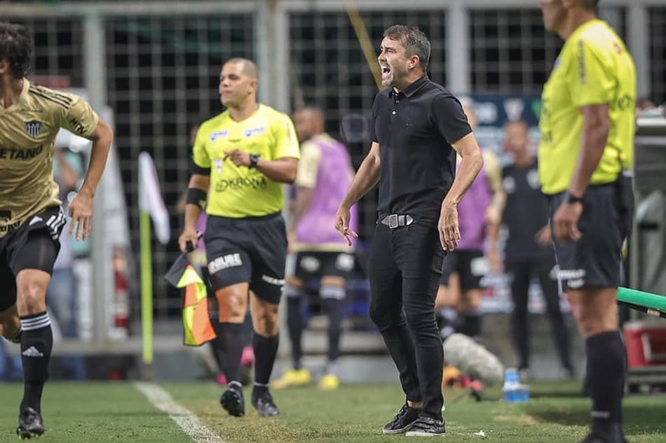 Técnico do Atlético-MG, Coudet ressalta importância do clássico contra o Cruzeiro: ‘É um jogo diferente’