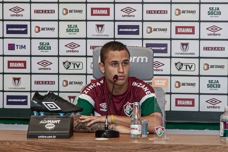 Arthur fala da chegada ao profissional do Fluminense e projeta clássico com o Vasco: ‘Tenho boas lembranças da base’